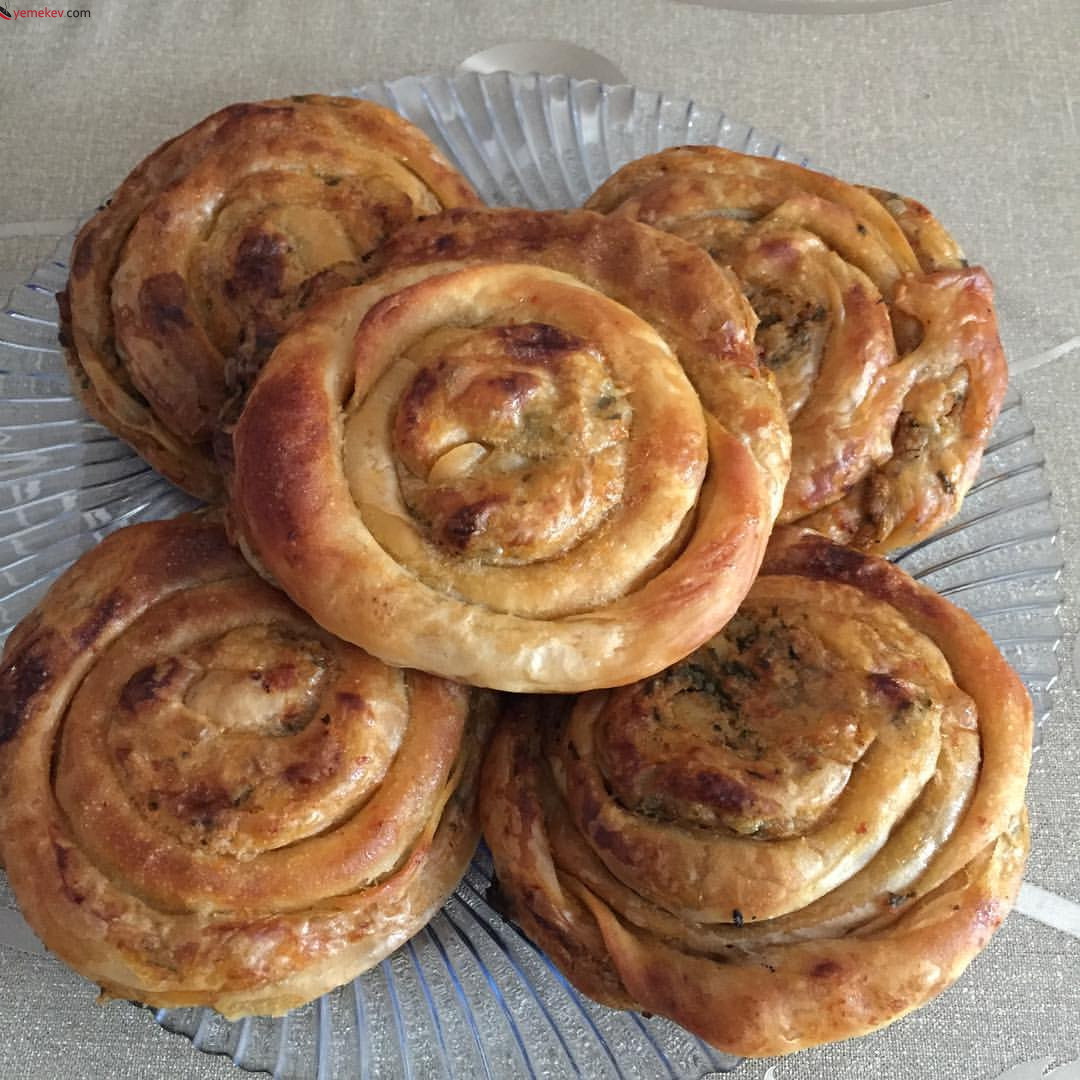 El Açması Patatesli Börek  - 2